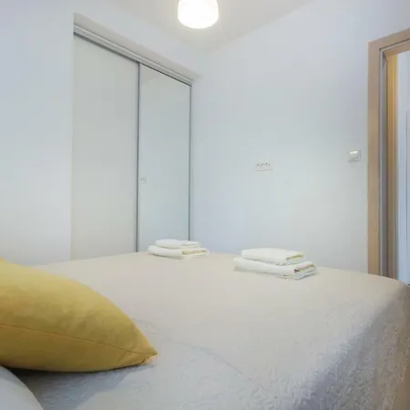 Labor Apartment *