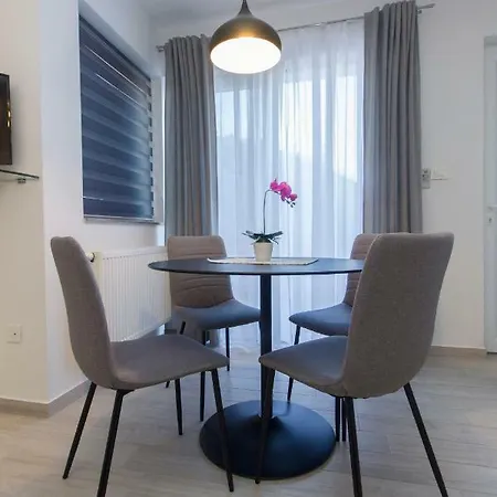 Labor Apartment *