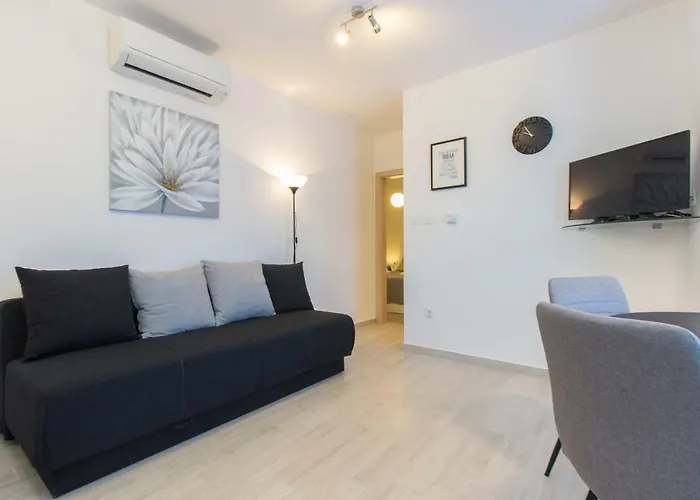 Labor شيبينيك