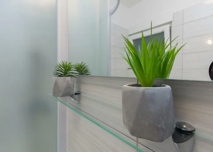 Labor * شيبينيك